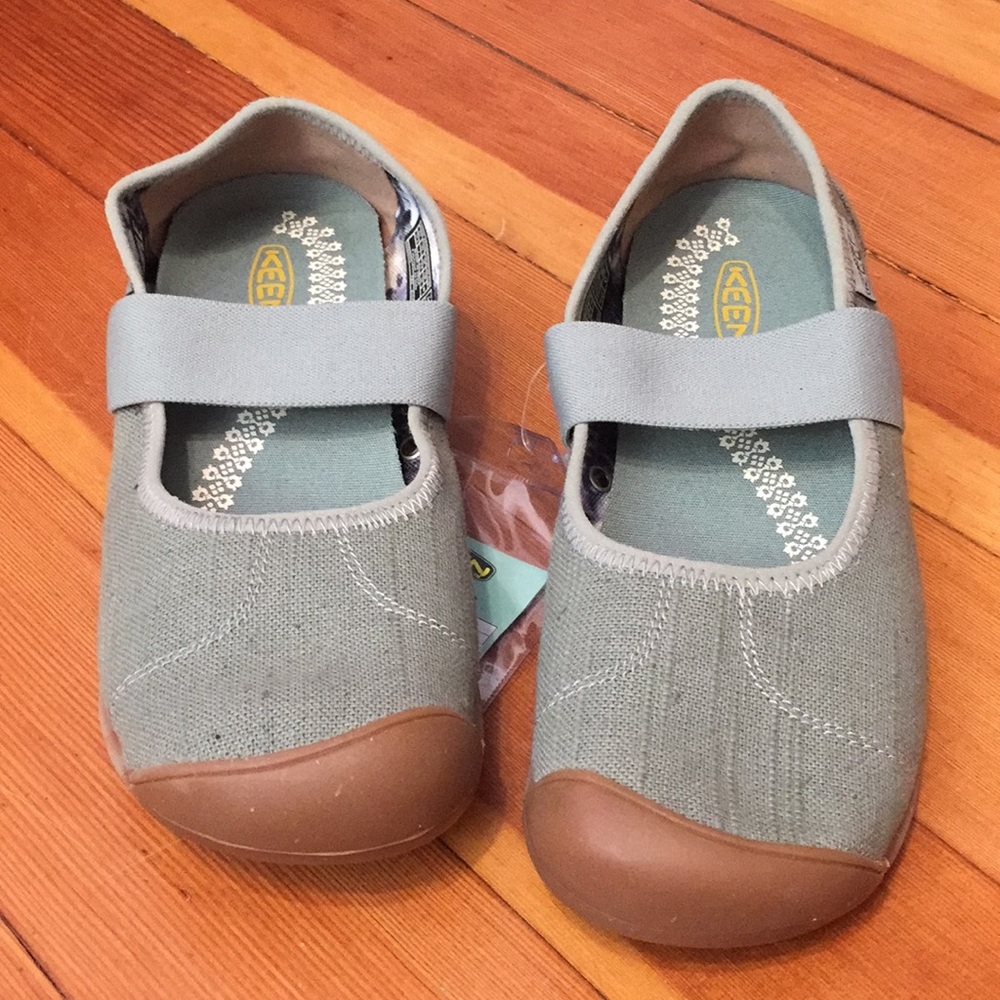 Sienna KEEN Size 7 Canvas shoe